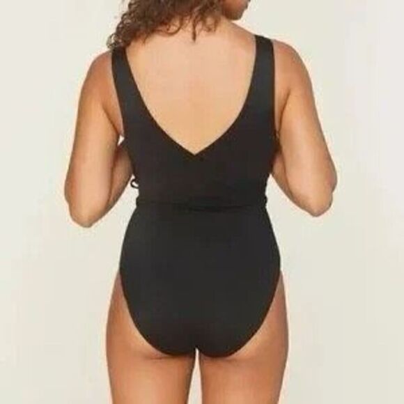 Andie Swim The Belmar One Piece Swimsuit in Black Belted Size S NWT - Picture 3 of 10